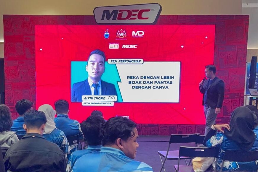 Alvin Chong presenting a Canva session at MDEC